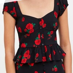NWT Zara rose print Crop Top with elastic back cap sleeves sz M